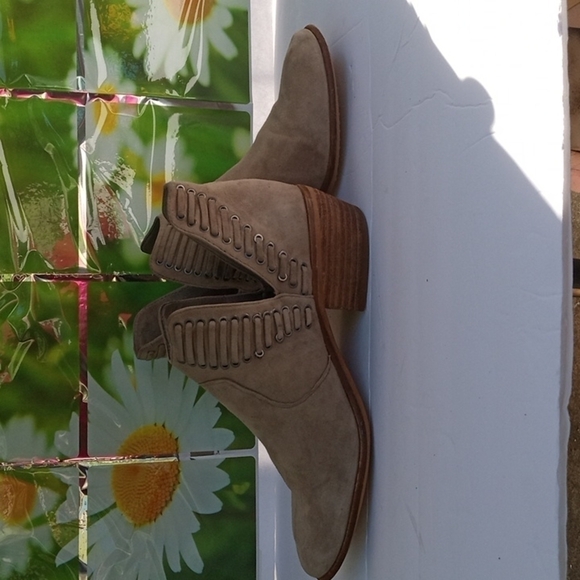 Vince Camuto  Suede Ankle Booties, US 9, Tan, Pre-owned - Picture 3 of 13